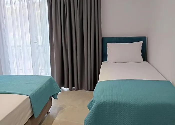 Fox * Paralia Sikias